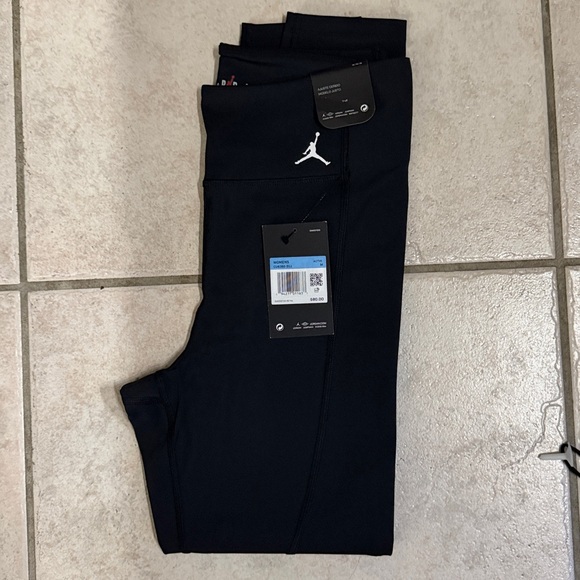 Nike Jordan Essentials Mid-Rise 7/8 Leggings - Picture 4 of 6
